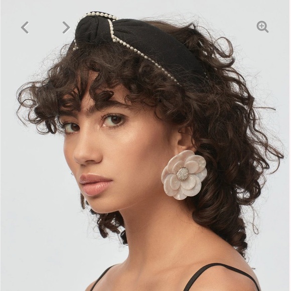 Zinnia Earrings ~ Mother of Pearl